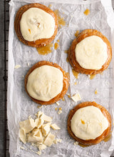 Load image into Gallery viewer, White Chocolate Salted Millionaire Cookie